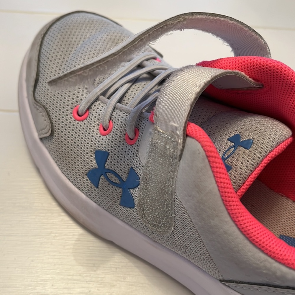 Girls Under Armour Tennis Shoes - Picture 5 of 9